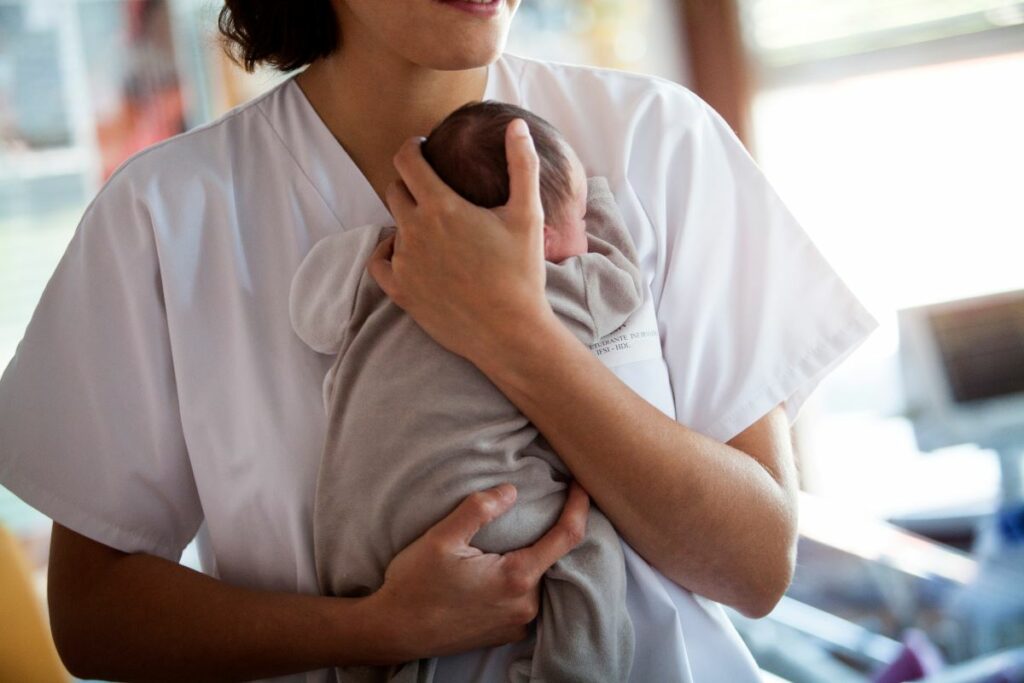 How To Become A Neonatal Nurse IntelyCare how-to-become-a-neonatal-nurse-intelycare