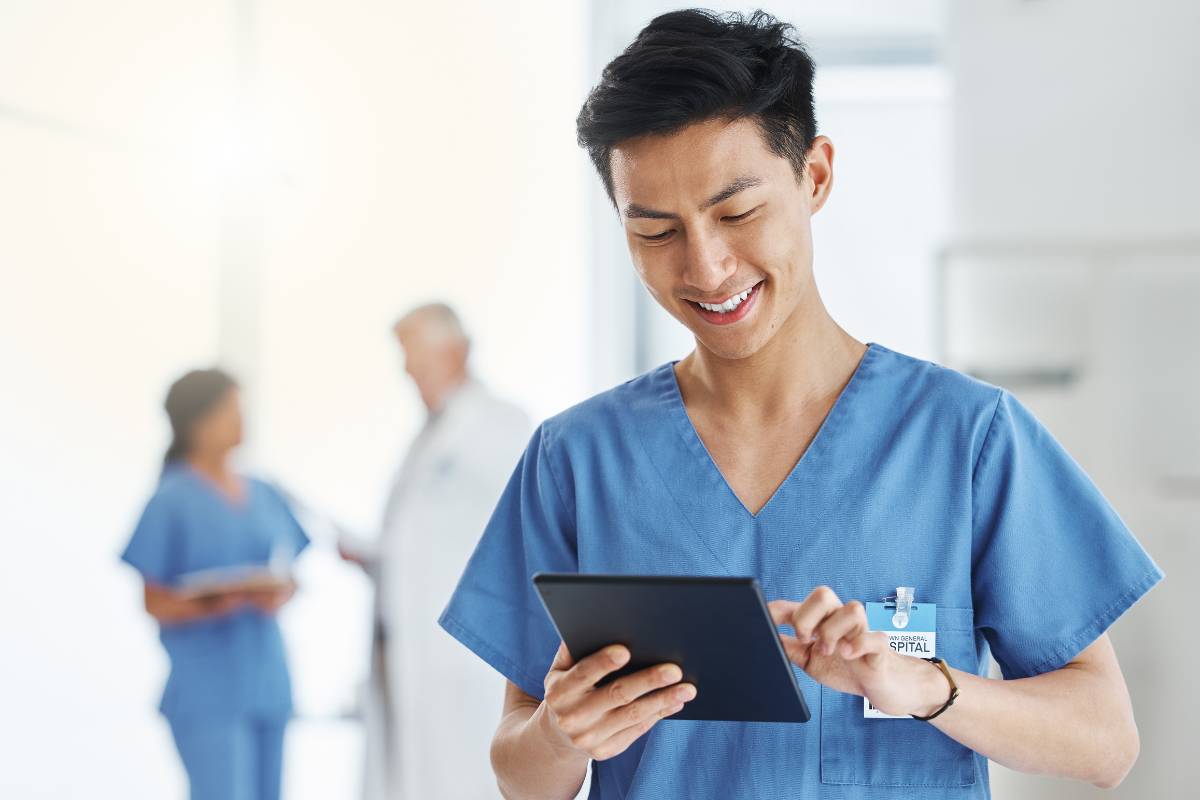 CNA to RN: 4 Steps to Advance Your Nursing Career