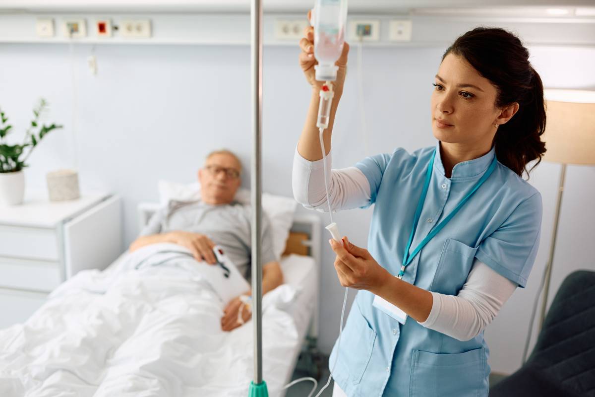 A nurse uses her infusion nurse cover letter skills.
