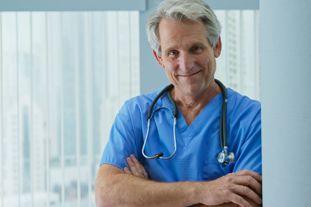 What Is the Average Age of Retirement of Nurses? Overview and FAQ